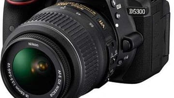 Nikon D5300 Digital SLR with 18-55mm VR Lens Kit [24.2 Megapixel, WiFi, Black]