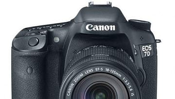 Canon EOS 7D 18-135 IS Lens Kit DSLR
